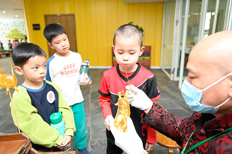 20230418_ECC_SugarBlowing-13.jpg